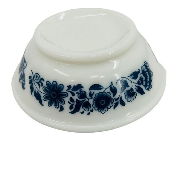 Vintage Avon Delft Blue Floral Pitcher, Bowl & Cup Skin So Soft with Boxes - Picture 8 of 16